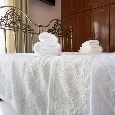 Diotima - Astonishing Seaview Apartment Chania (Crete)